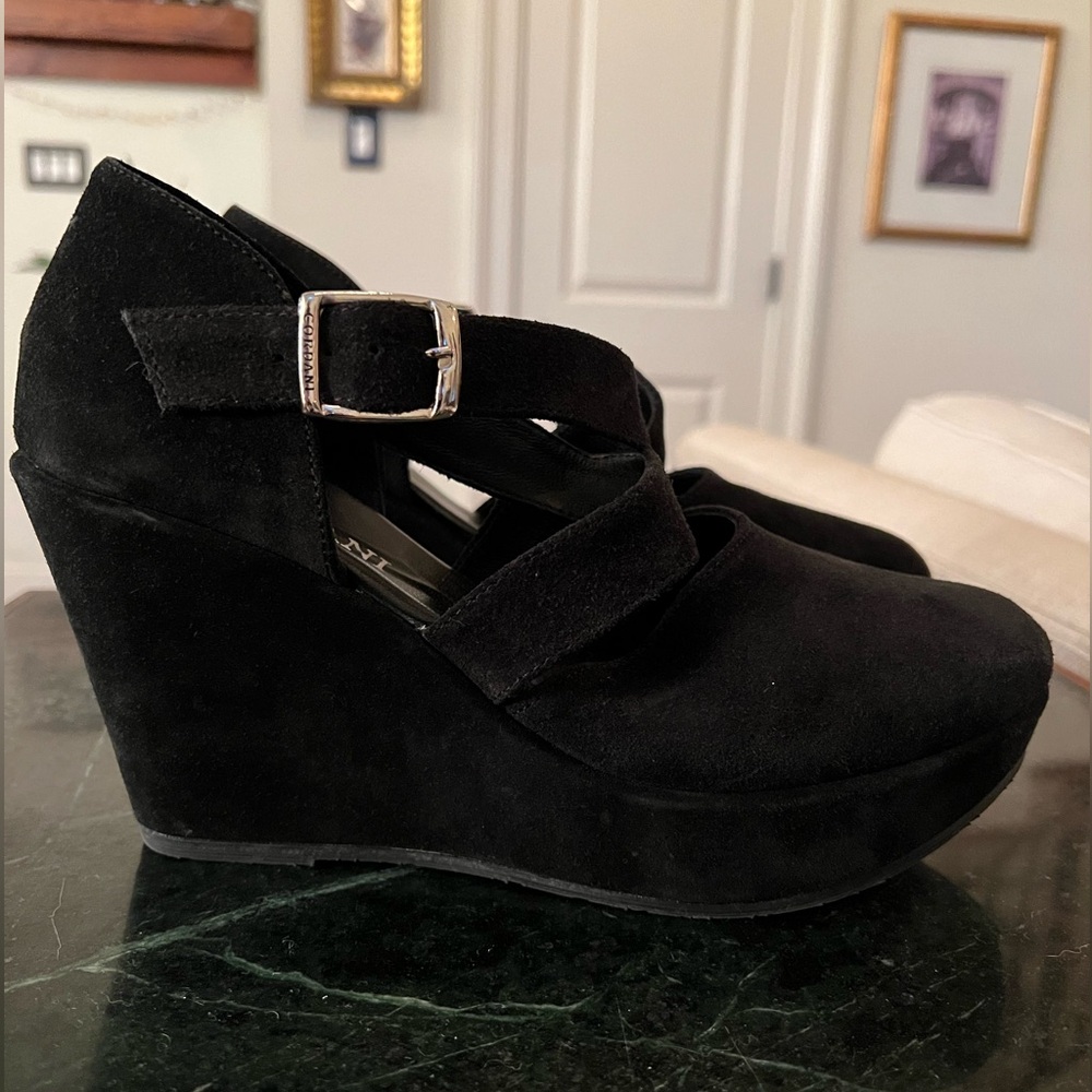 Cordani black wedge shoe, size 39.